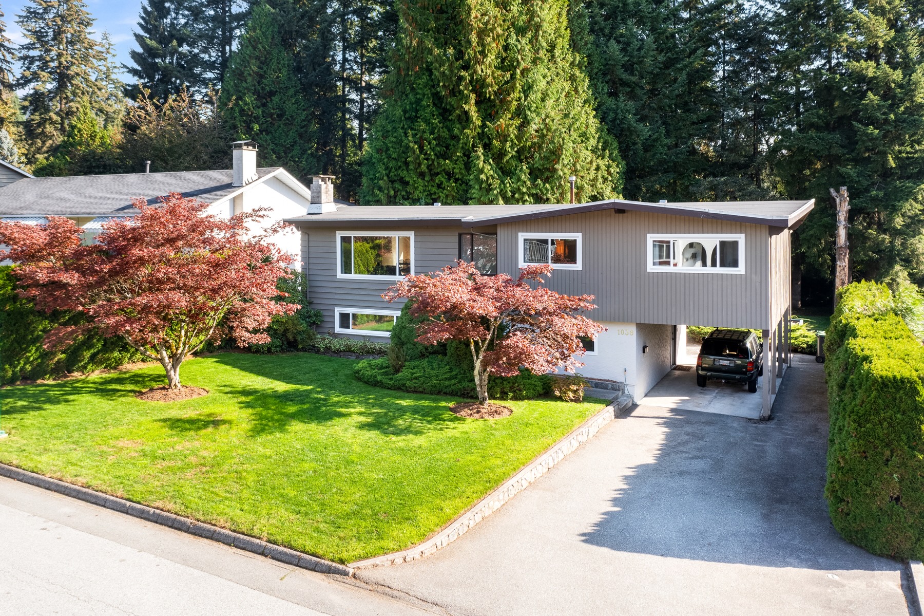 1038 Carnaby Place, North Vancouver, British Columbia  V7H 2A1 - Photo 2 - RP4655455925